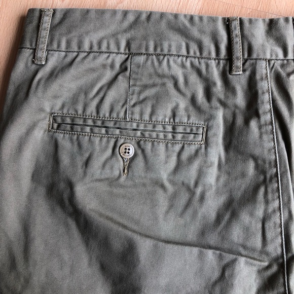 Globe Short - Picture 5 of 13